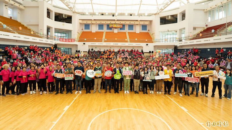 嘉義縣銀髮運動盛會 近千長輩齊聚展活力